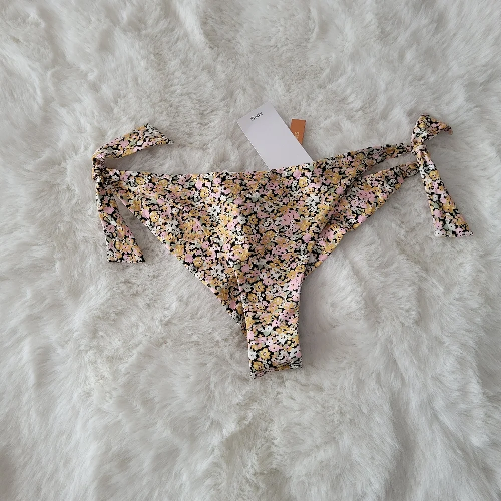 🐡MANGO BRAND NEW FLORAL BIKINI BOTTOM SIZE M